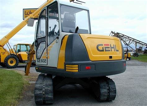 gehl 602 mini excavator 